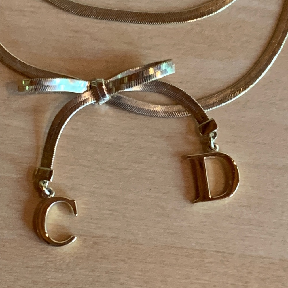Christian Dior Ribbon Bow CD
Choker Necklace - Picture 2 of 6